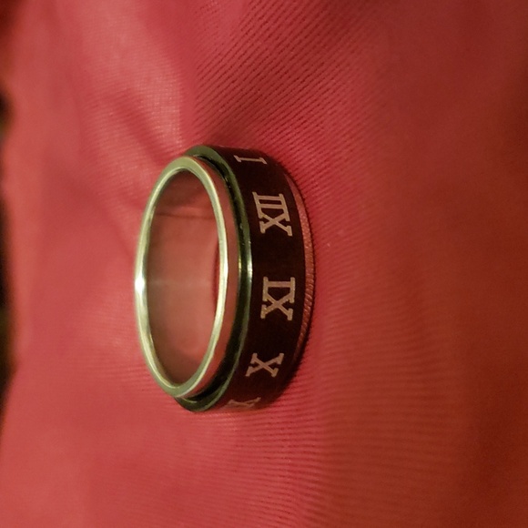 Roman Numerals Spinner Stainless Steel Ring *NWOT* - Picture 2 of 3